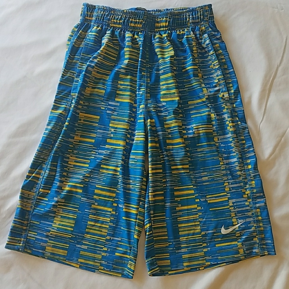 Boys Nike Dri-Fit Basketball Shorts SIZE Large